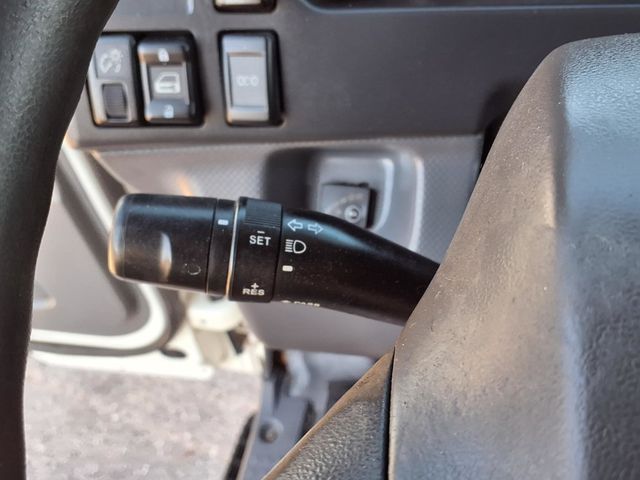 2018 Isuzu NPR 24' Box Truck - 22987769 - 27