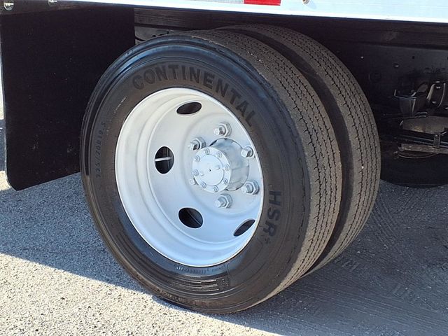 2018 Isuzu NPR 24' Box Truck - 22987769 - 32