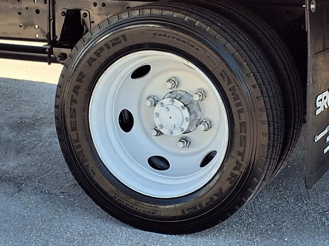 2018 Isuzu NPR 24' Box Truck - 22987769 - 35