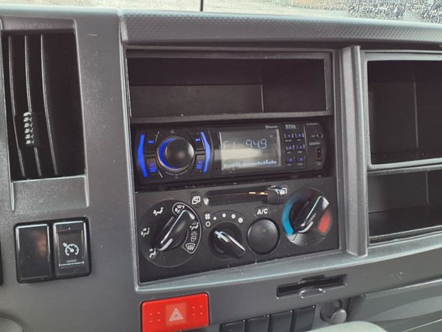 2018 Isuzu NPR 24' Box Truck w/Liftgate - 22981022 - 10