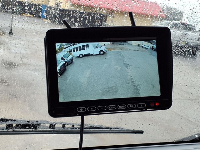 2018 Isuzu NPR 24' Box Truck w/Liftgate - 22981022 - 11