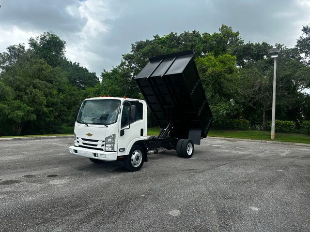 2018 Isuzu NPR Dump Truck  - 22032617 - 1