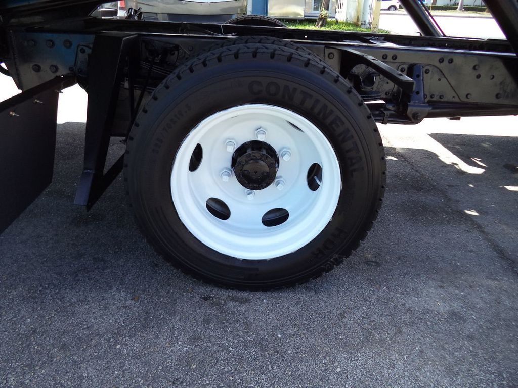 2018 Isuzu NRR 21' JERRDAN ROLLBACK TOW TRUCK. - 21856430 - 23