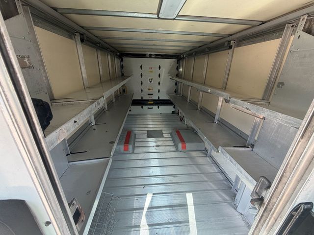 2018 Isuzu Reach Stepvan  - 23095236 - 9