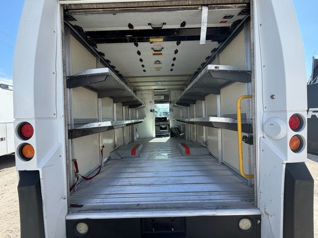 2018 Isuzu Reach Stepvan  - 23095236 - 10