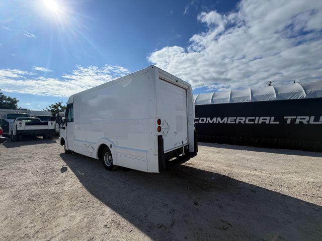 2018 Isuzu Reach Stepvan  - 23095236 - 2