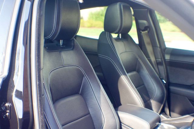 2018 Jaguar E-PACE LocalTrade/P-300-AWD/R-Dynamic-S/DrivePkg/ColdClimatePkg/NAV - 22996473 - 47
