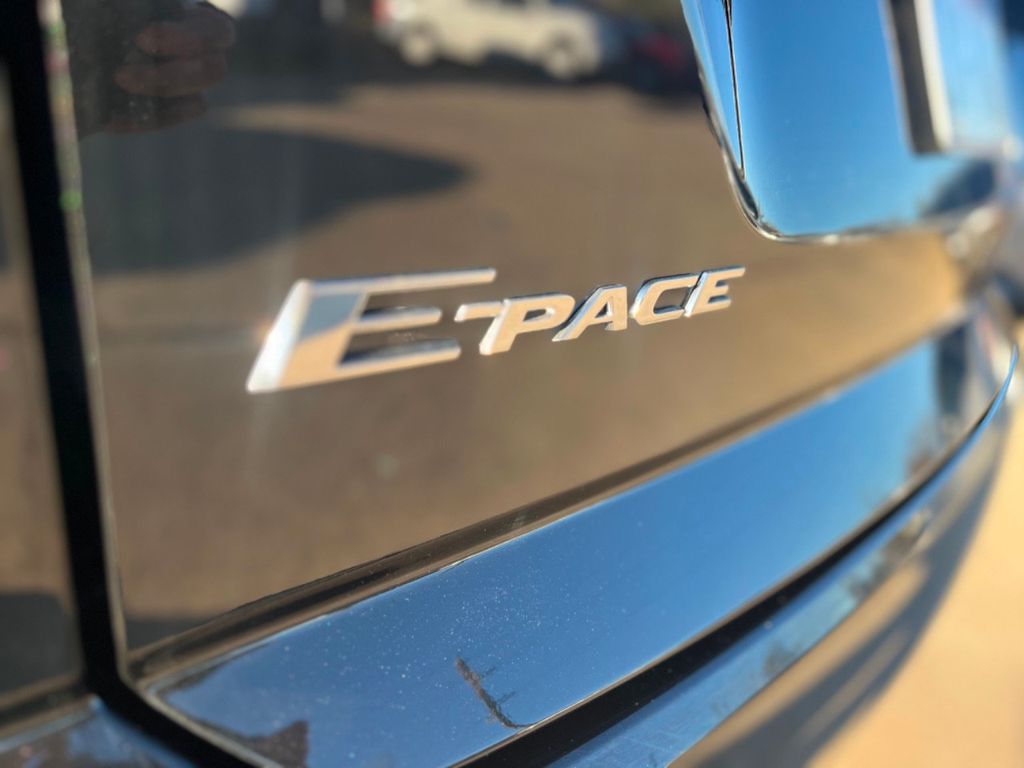 2018 Jaguar E-PACE P250 AWD E-PACE - 22270982 - 34
