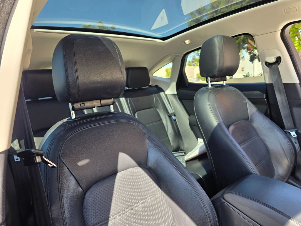 2018 Jaguar E-PACE P250 AWD SE - 22995800 - 9