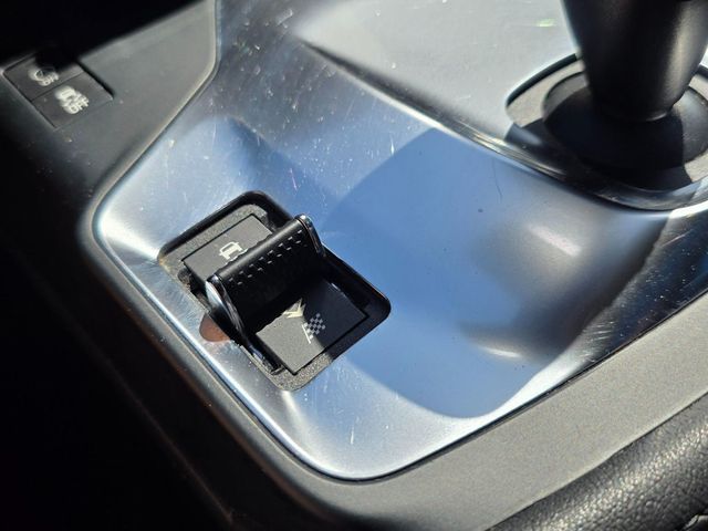 2018 Jaguar E-PACE P250 AWD SE - 22995800 - 34