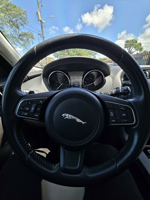 2018 Jaguar F-PACE  - 23030719 - 12