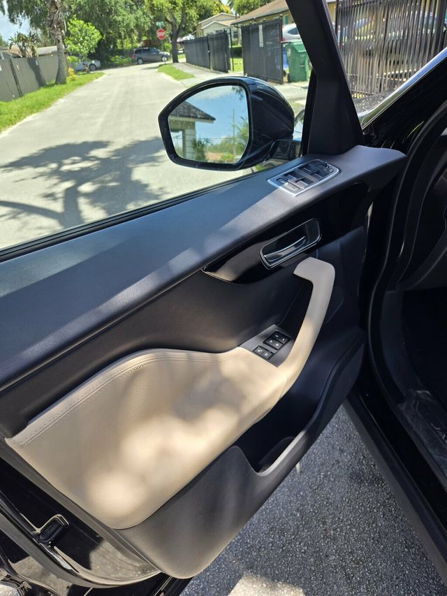 2018 Jaguar F-PACE  - 23030719 - 6