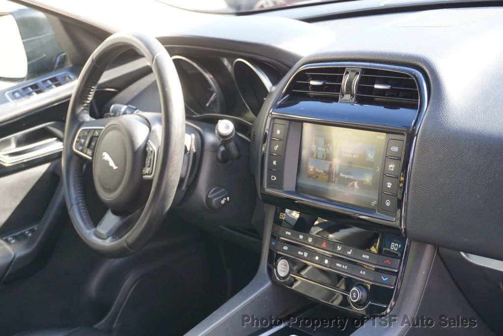 2018 Jaguar F-PACE 20d Premium AWD - 22949134 - 15