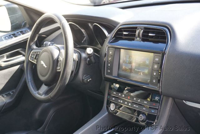 2018 Jaguar F-PACE 20d Premium AWD - 22949134 - 15