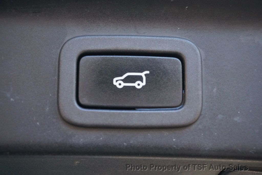 2018 Jaguar F-PACE 20d Premium AWD - 22949134 - 30