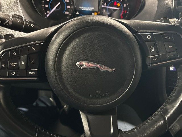 2018 Jaguar F-PACE 25t Premium AWD - 22763559 - 10