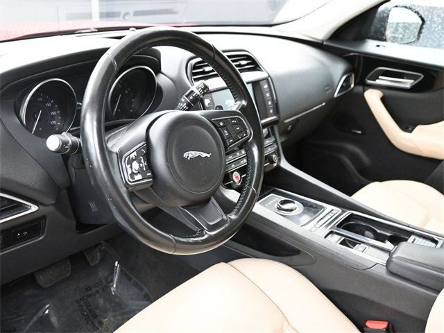 2018 Jaguar F-PACE Premium photo 3