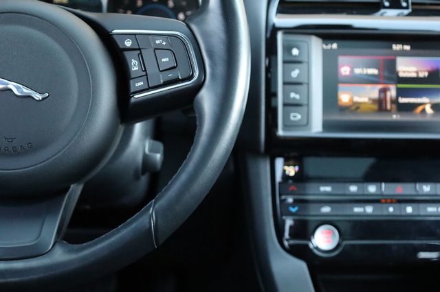 2018 Jaguar F-PACE 25t Premium AWD - 22970852 - 29