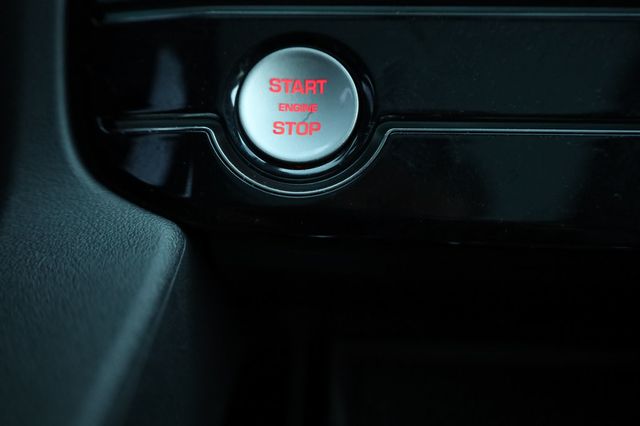 2018 Jaguar F-PACE 25t Premium AWD - 22970852 - 30