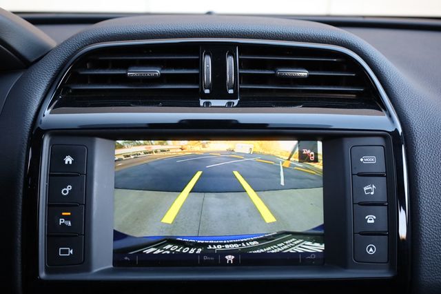 2018 Jaguar F-PACE 25t Premium AWD - 22970852 - 39