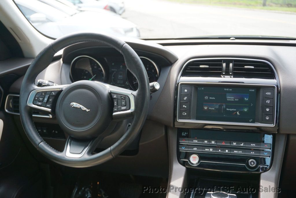 2018 Jaguar F-PACE 25t Prestige AWD MERIDIAN SOUND HEATED&COOLED SEATS PANO ROOF  - 22864402 - 14