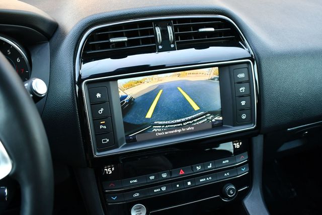 2018 Jaguar F-PACE 25t Prestige AWD SUV W/Vision & Comfort/Convenience Packages - 22971294 - 13