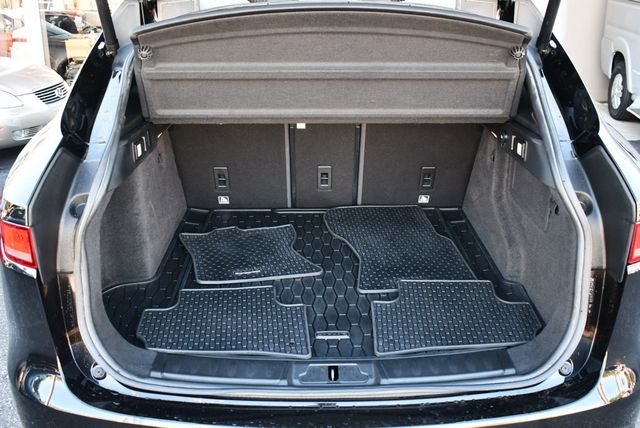 2018 Jaguar F-PACE 25t Prestige AWD SUV W/Vision & Comfort/Convenience Packages - 22971294 - 16