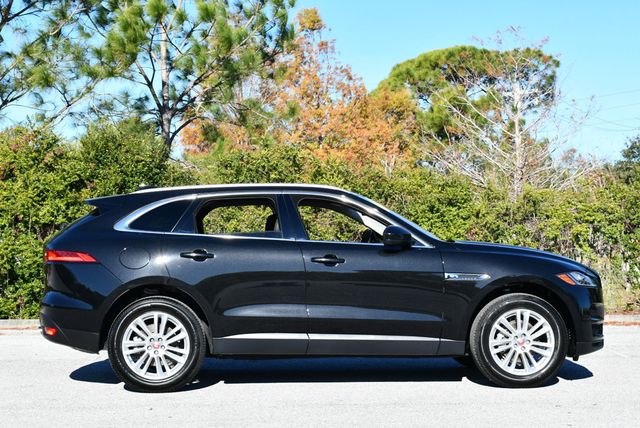 2018 Jaguar F-PACE 25t Prestige AWD SUV W/Vision & Comfort/Convenience Packages - 22971294 - 32