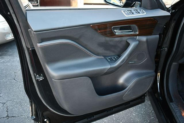 2018 Jaguar F-PACE 25t Prestige AWD SUV W/Vision & Comfort/Convenience Packages - 22971294 - 36