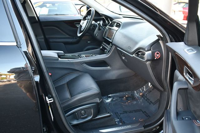 2018 Jaguar F-PACE 25t Prestige AWD SUV W/Vision & Comfort/Convenience Packages - 22971294 - 42