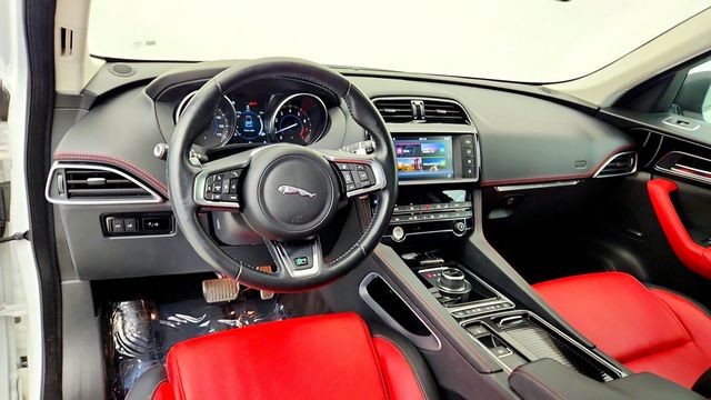 2018 Jaguar F-PACE 25t R-Sport AWD - 23098633 - 12