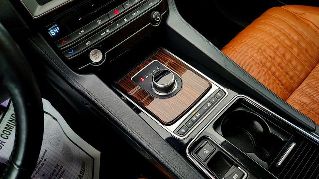 2018 Jaguar F-PACE 30t Portfolio AWD w/ Fixed Side Step Pack - 23020919 - 16