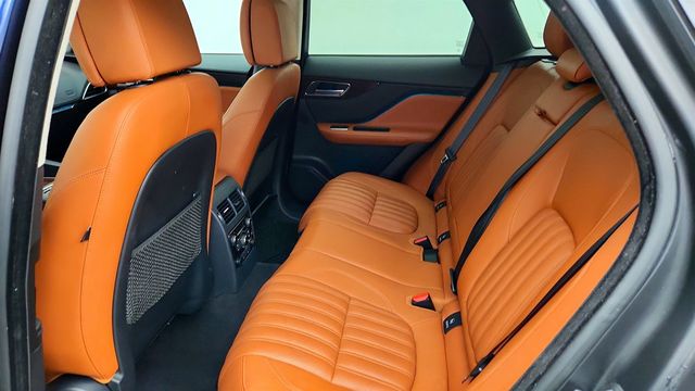 2018 Jaguar F-PACE 30t Portfolio AWD w/ Fixed Side Step Pack - 23020919 - 21