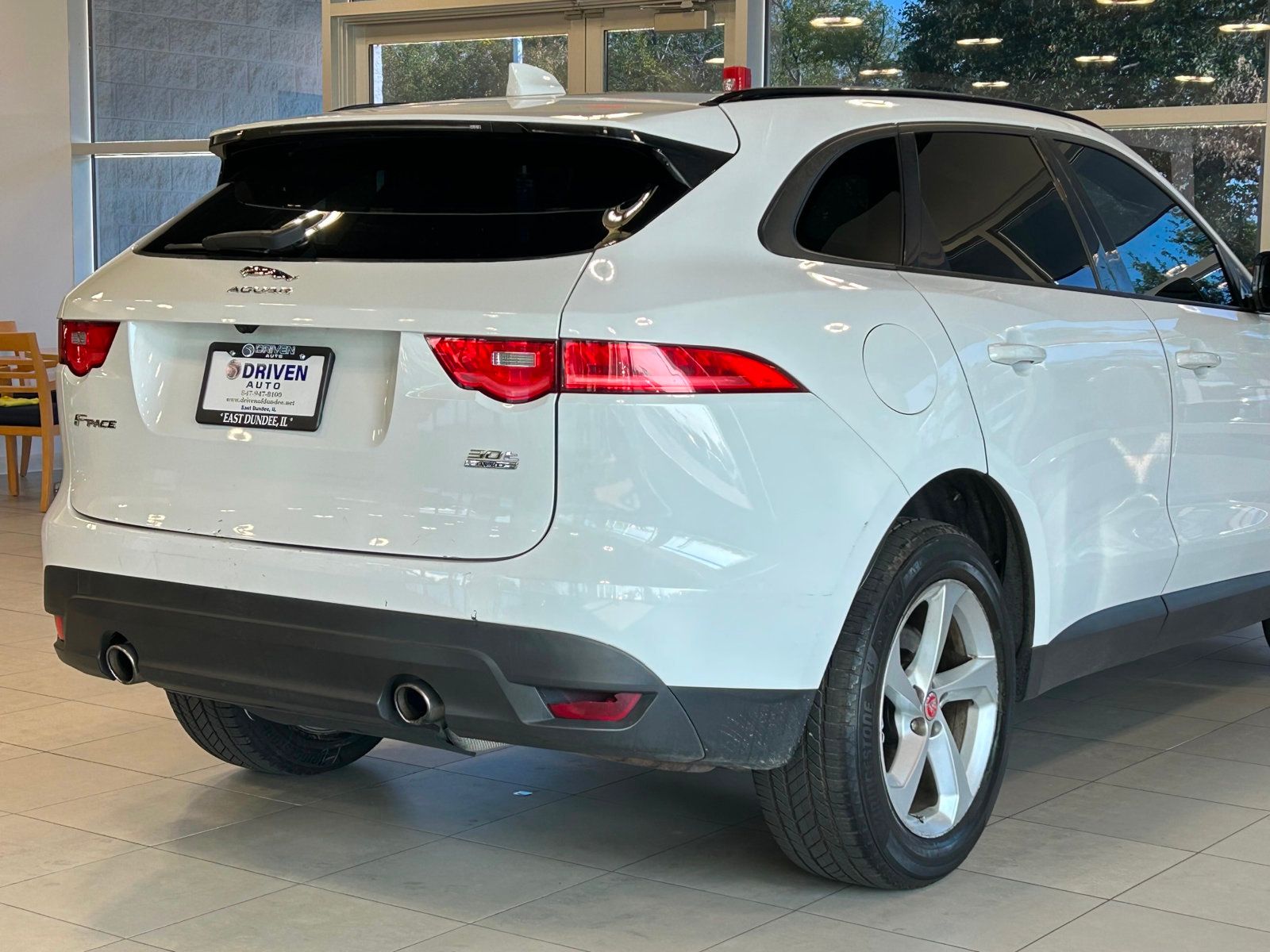 2018 Jaguar F-PACE Premium photo 11