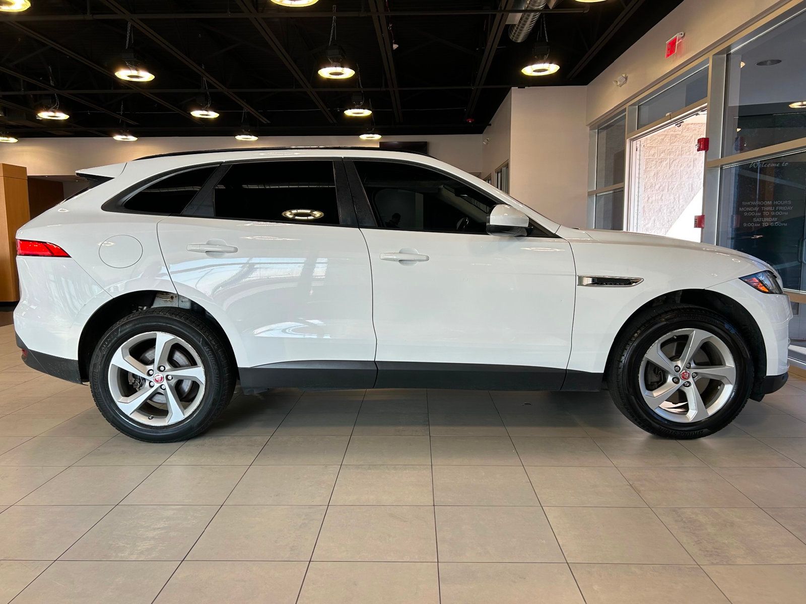2018 Jaguar F-PACE Premium photo 15