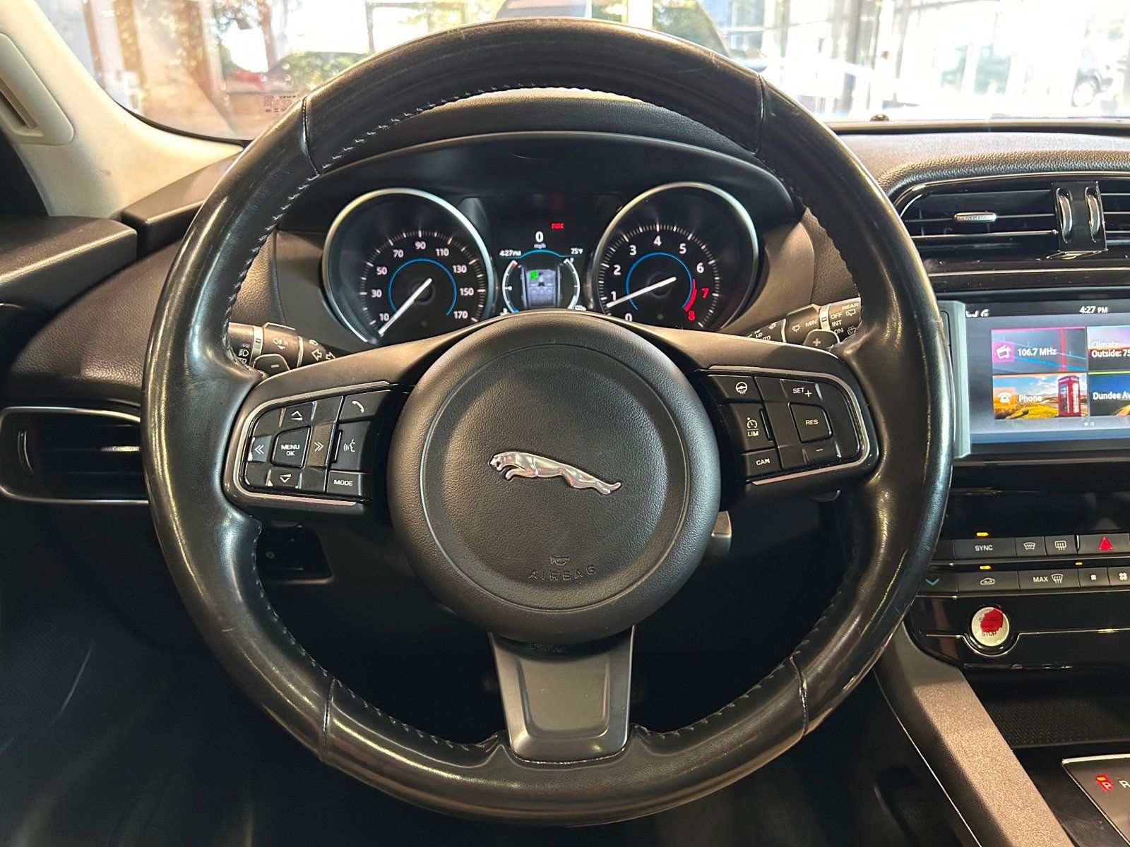 2018 Jaguar F-PACE Premium photo 26