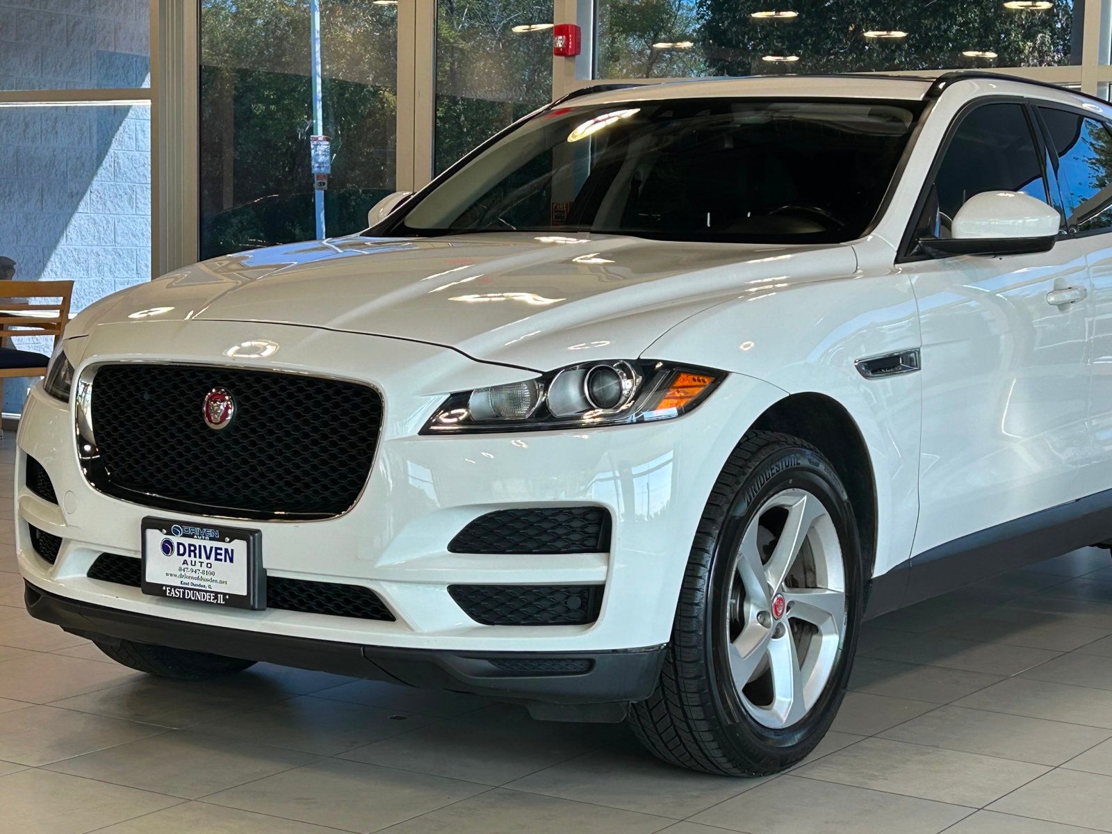 2018 Jaguar F-PACE Premium photo 3