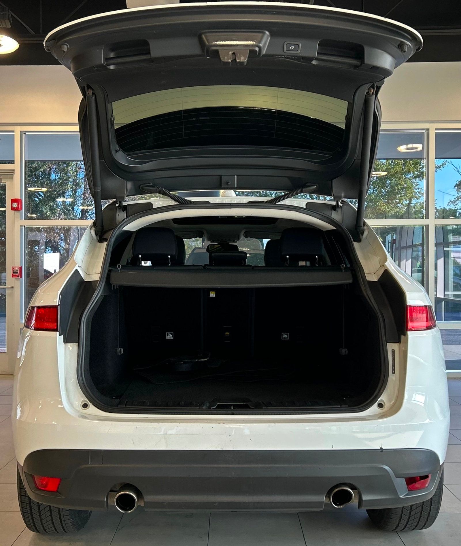 2018 Jaguar F-PACE Premium photo 33