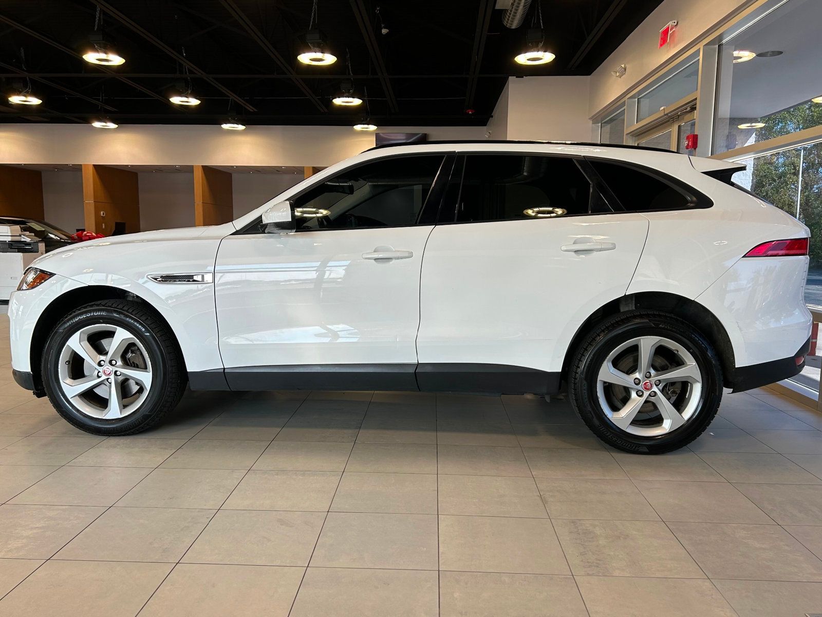 2018 Jaguar F-PACE Premium photo 7