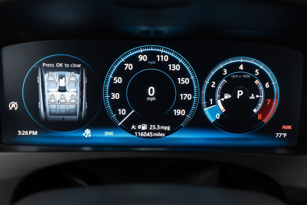Jaguar F-PACE photo 16