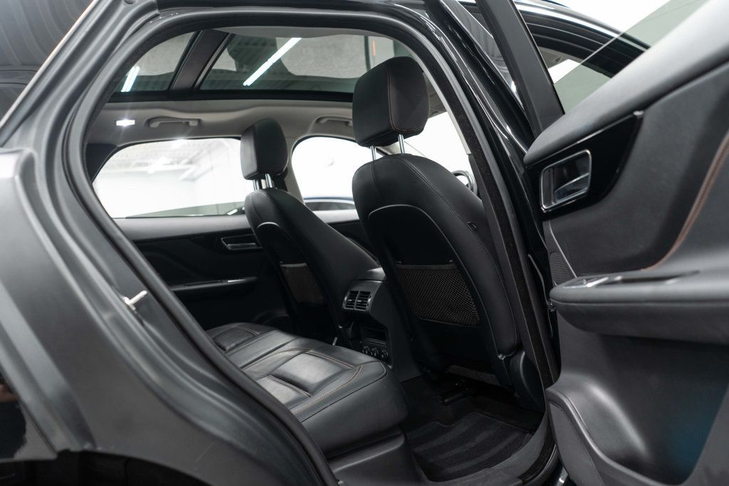 Jaguar F-PACE photo 25