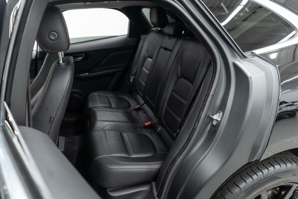 Jaguar F-PACE photo 27