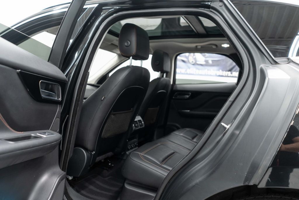 Jaguar F-PACE photo 28