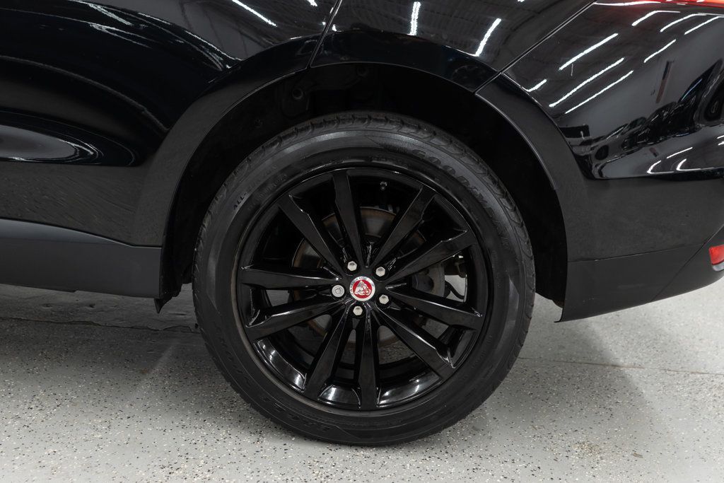 Jaguar F-PACE photo 33