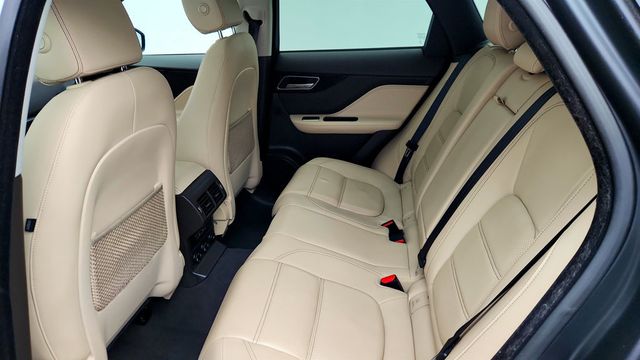 2018 Jaguar F-PACE 30t Prestige AWD with Vision + Comfort & Convenience Packages - 22972342 - 20