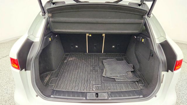 2018 Jaguar F-PACE 30t Prestige AWD with Vision + Comfort & Convenience Packages - 22972342 - 21