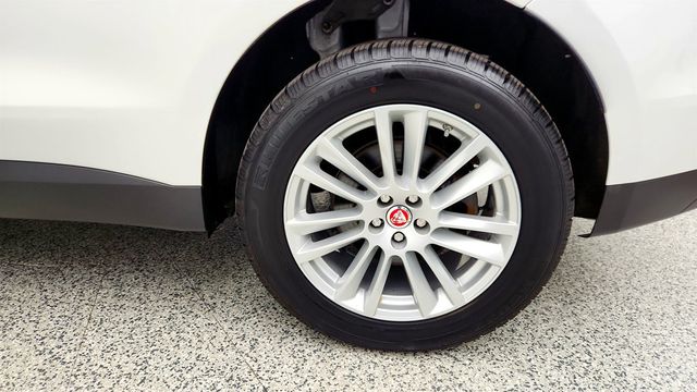 2018 Jaguar F-PACE 30t Prestige AWD with Vision + Comfort & Convenience Packages - 22972342 - 8