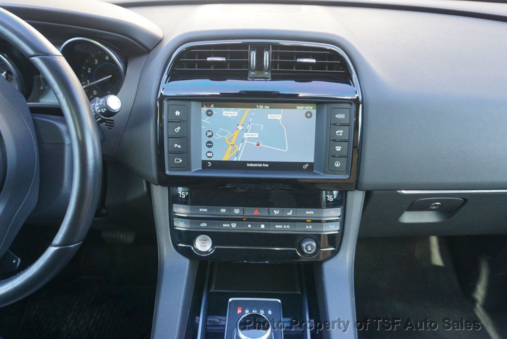 2018 Jaguar F-PACE 35t Premium AWD NAVIGATION REAR CAMERA PANO ROOF HEATED SEATS  - 22766703 - 16