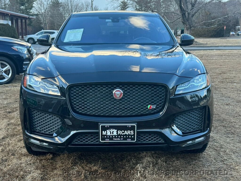 2018 Jaguar F-PACE ABSOLUTELY PRISTINE!!  - 22762929 - 2