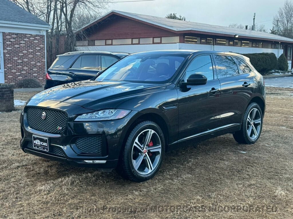 2018 Jaguar F-PACE ABSOLUTELY PRISTINE!!  - 22762929 - 3